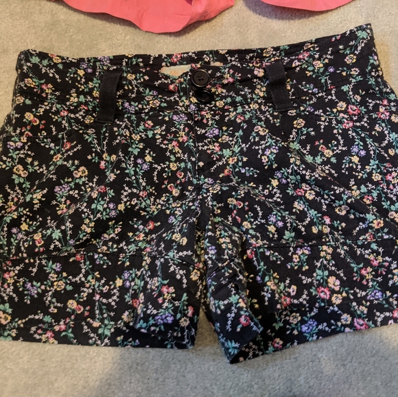 Shorts Bundle - Picture 4 of 7